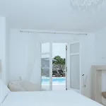 Mykonos White Villa, 5 Bedroom With Private Pool And Breakfast 아파트 칼로 리바디